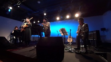 vlcsnap-2015-02-26-21h01m31s208.jpg